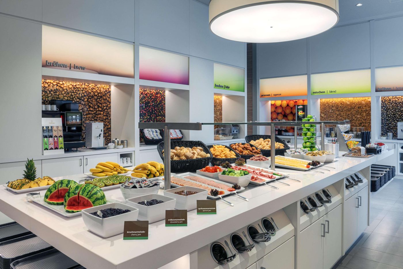 Hampton-Inn-Berlin-City-Centre-Alexanderplatz-Restaurant-35