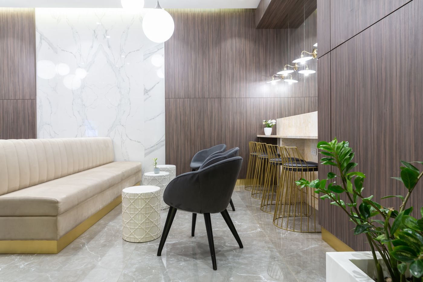 Hotel-115-The-Strand-Hotel-and-Suites-Lobby-57