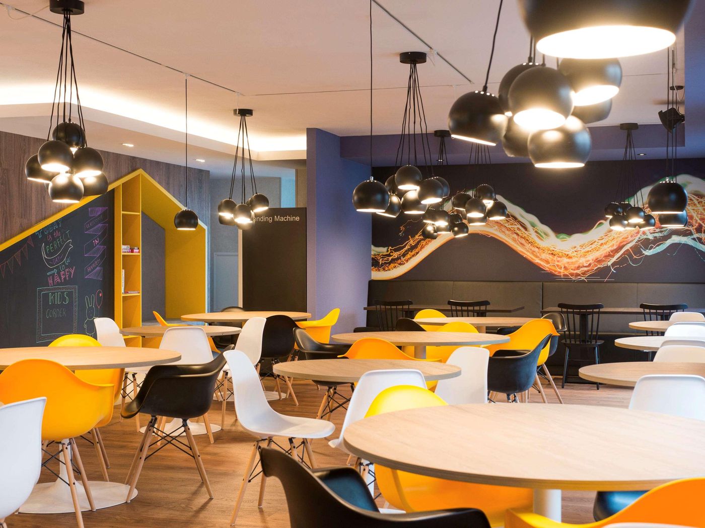 ibis-Styles-Haarlem-City-Restaurant-13