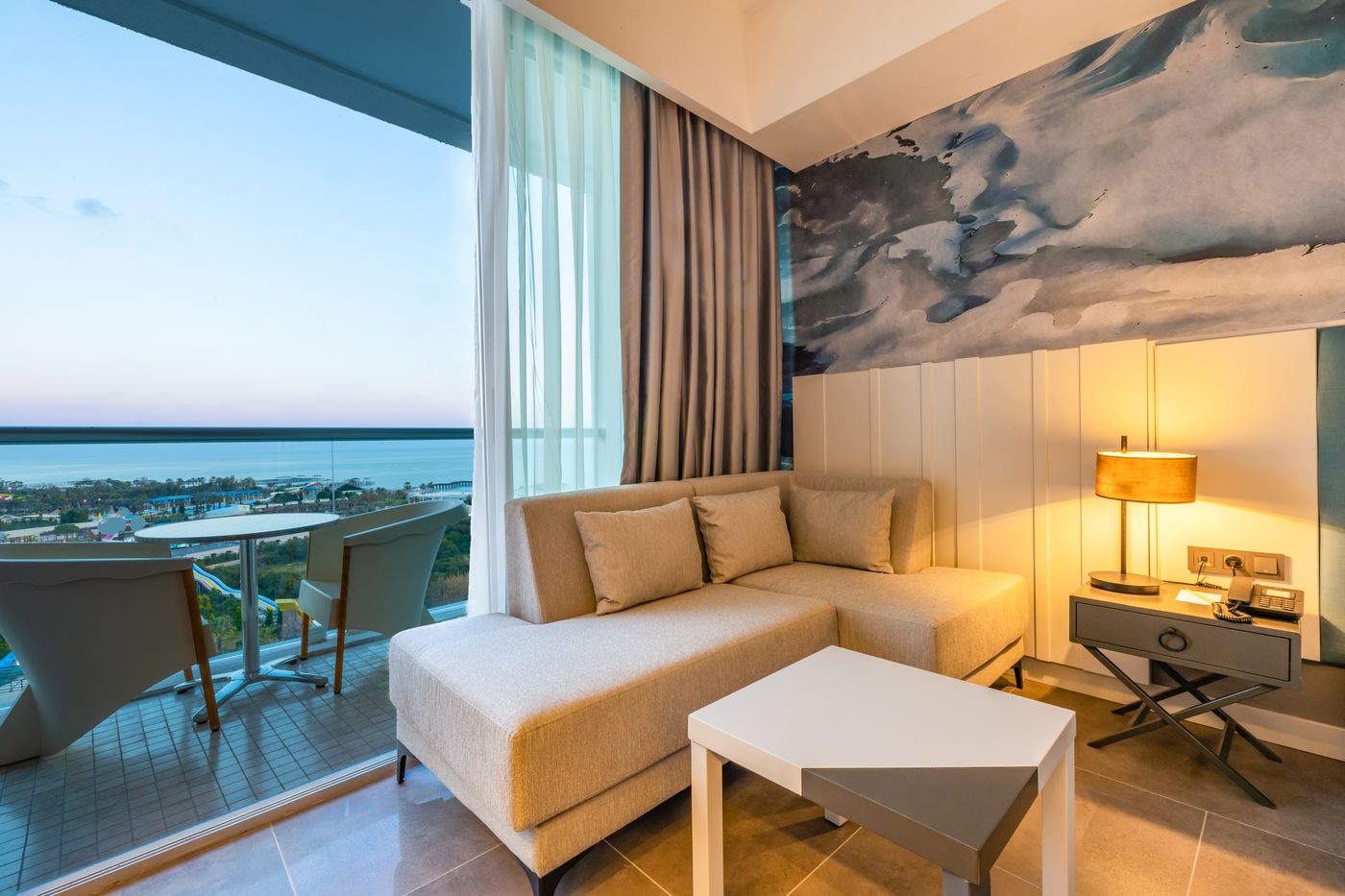 Crystal-Centro-Room-23