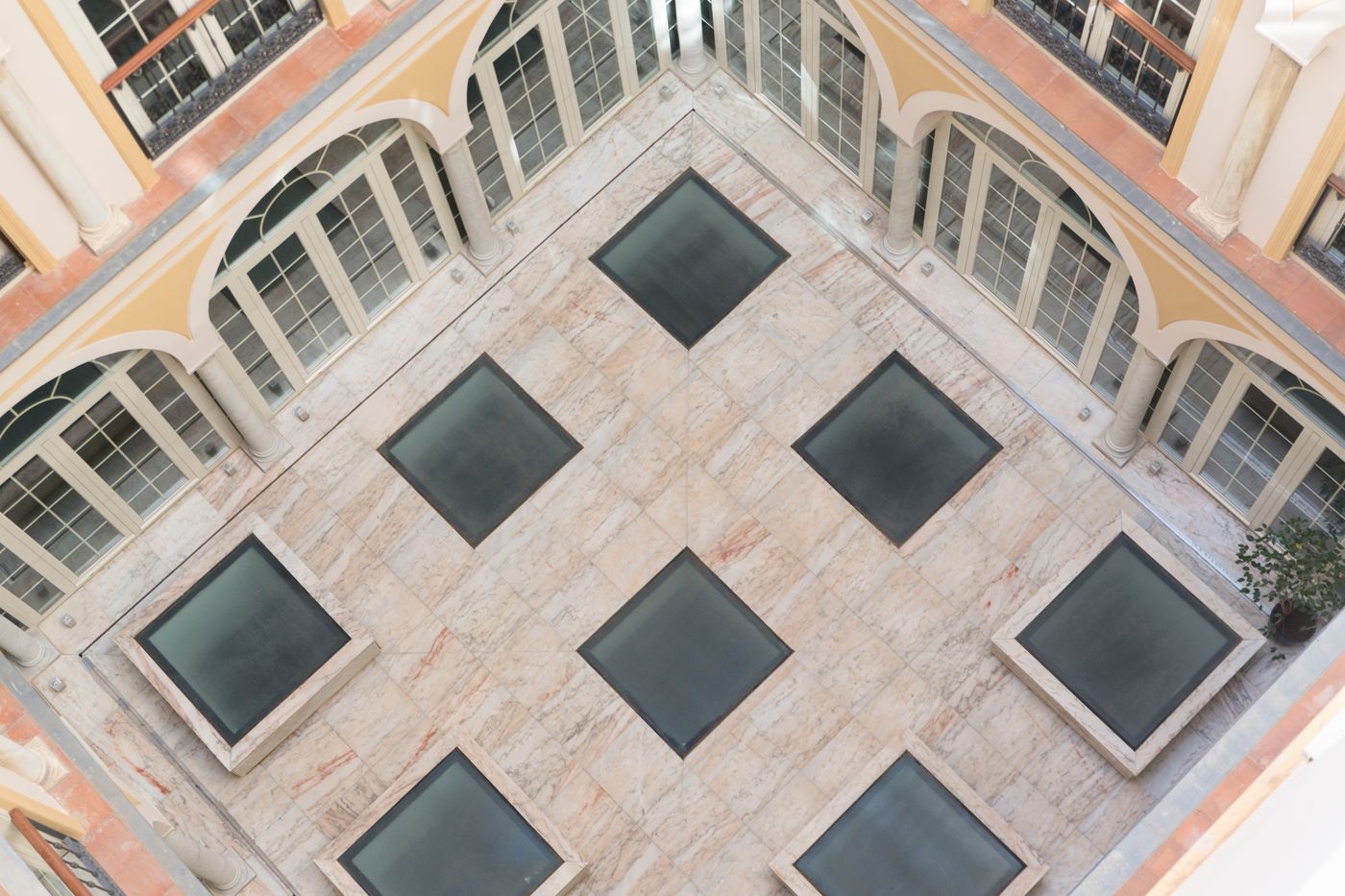 Petite-Palace-Plaza-Hotel-General-view-59