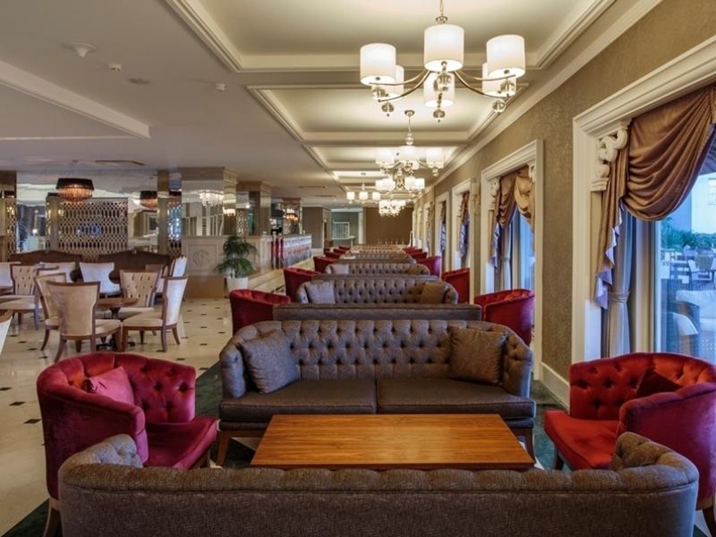 Side-Crown-Serenity-Lobby-34