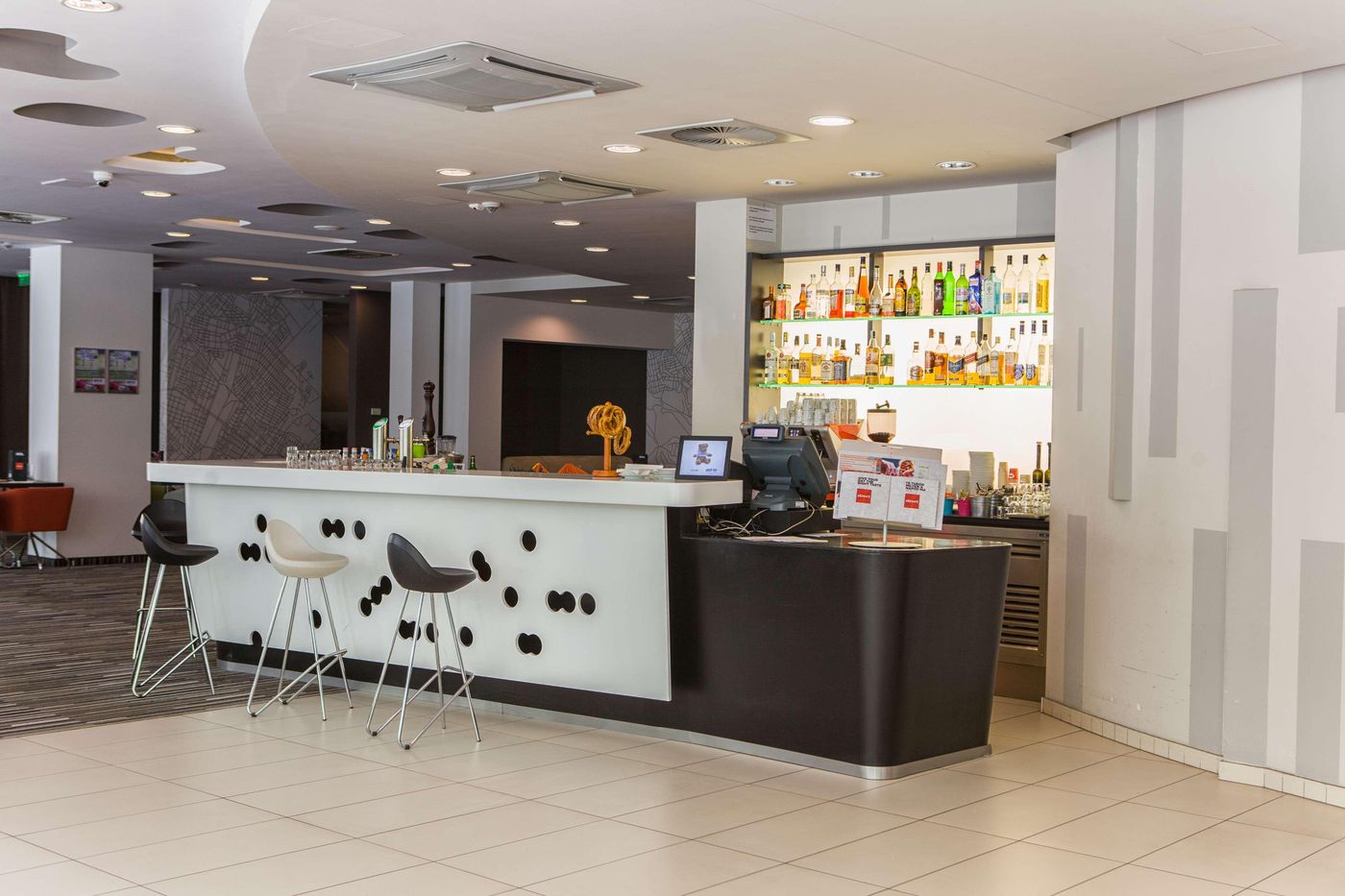 Park-Inn-by-Radisson-Budapest-Bar-5