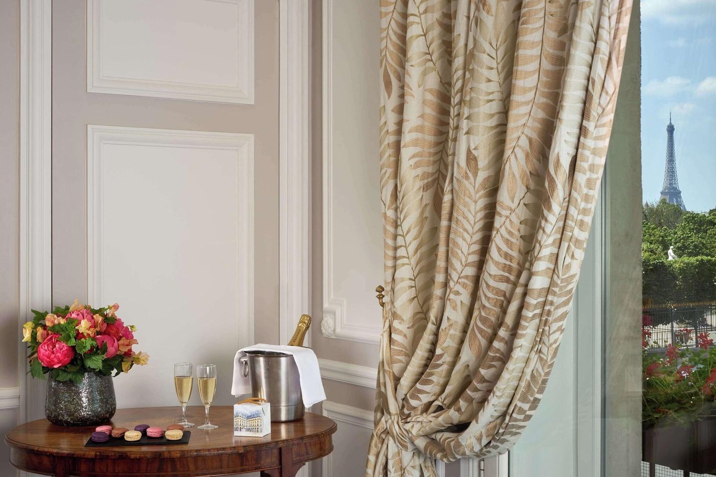 Regina-Hotel-Room-13