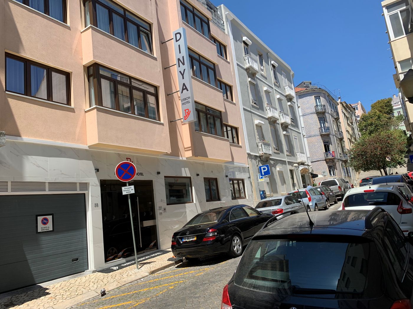 Dinya-Lisbon-Hotel---Lounge-Bar-General-view-2