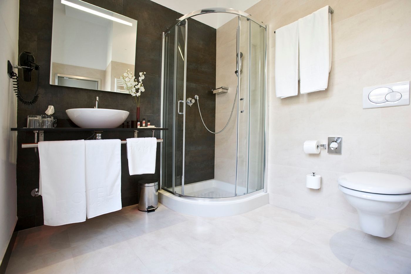 Ikonik-Parlament-Room-24