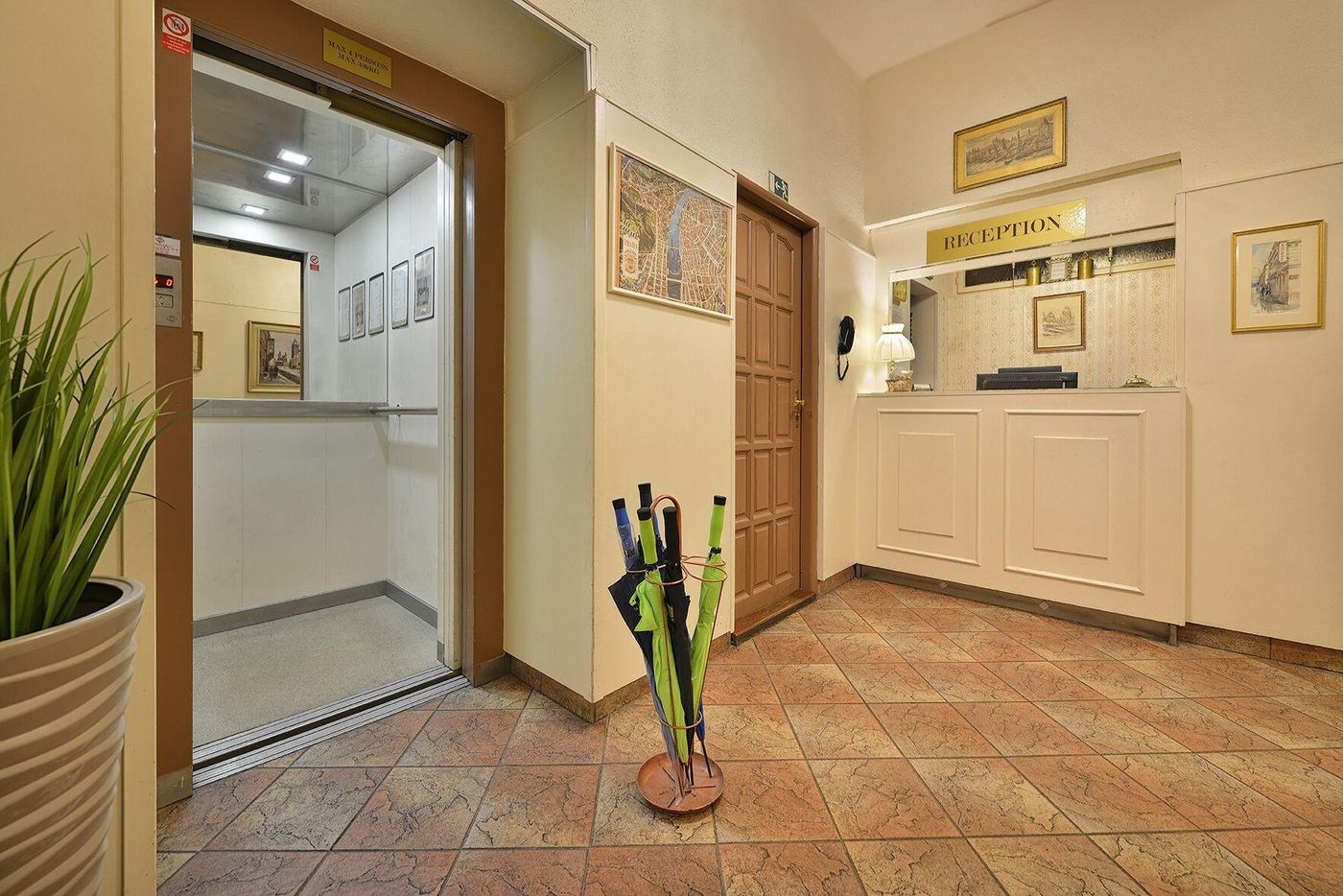 Anette-Czech Republic-Prague-Lobby-10