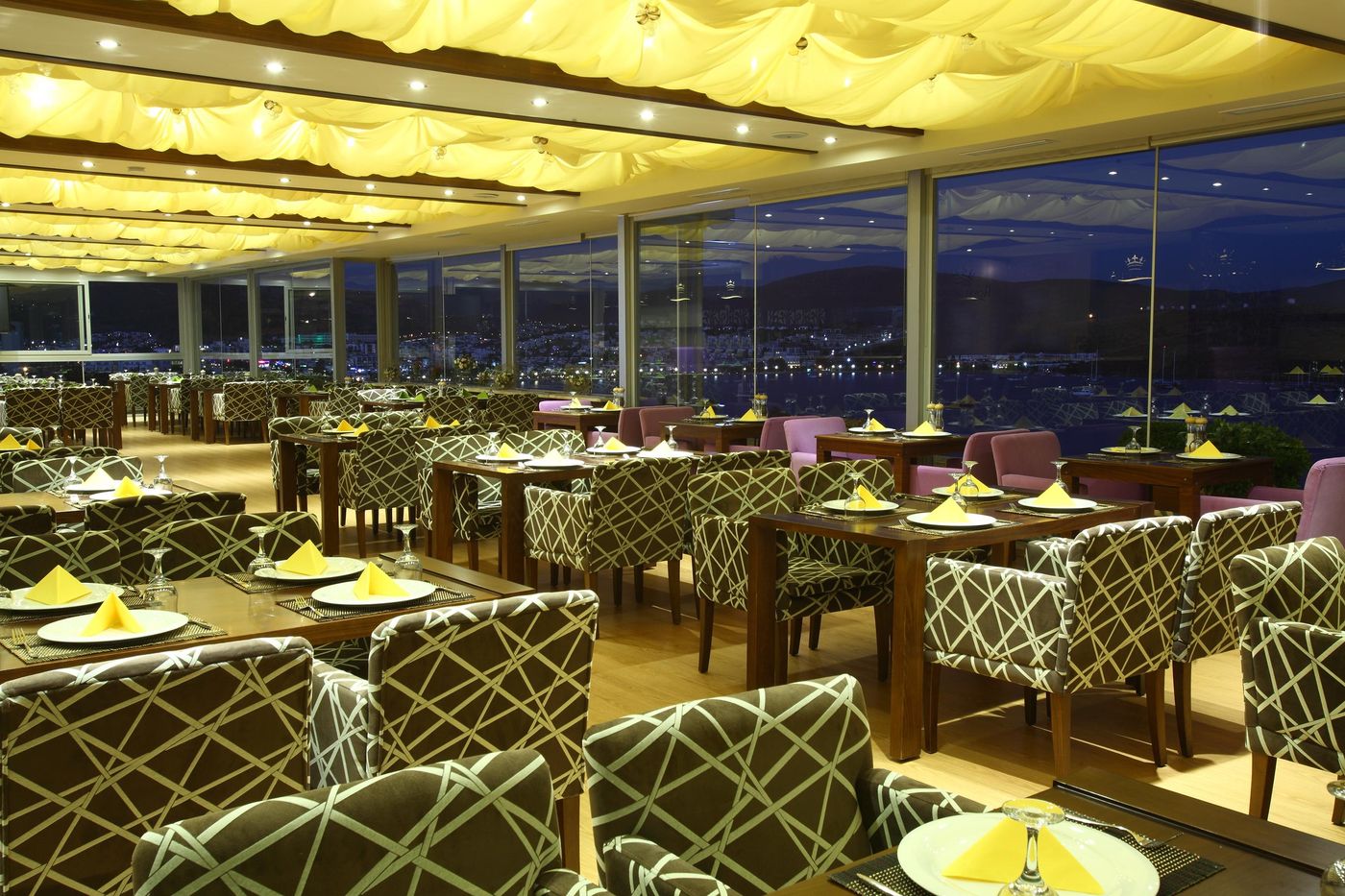Royal-Arena-Resort-Restaurant-11