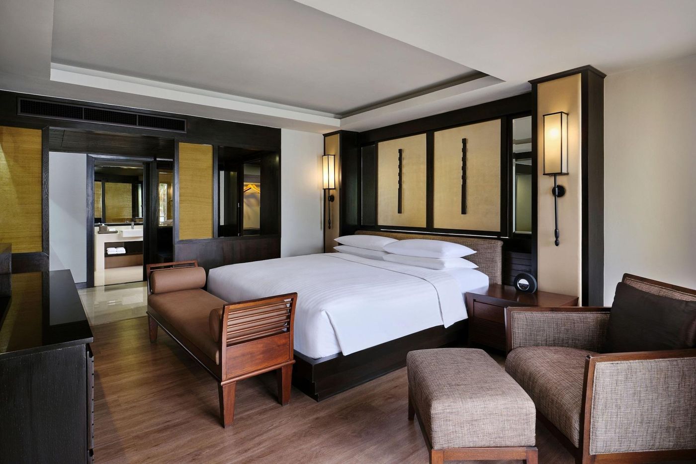 Phuket-Marriott-Resort---Spa--Merlin-Beach-Room-31