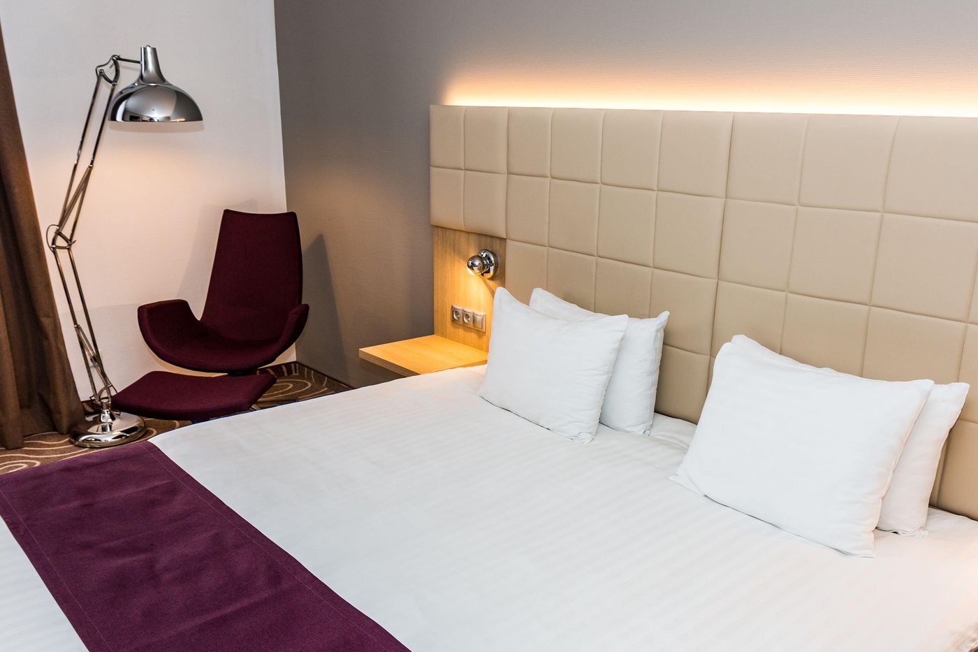 Holiday-Inn-Budapest---Budaors-Room-28