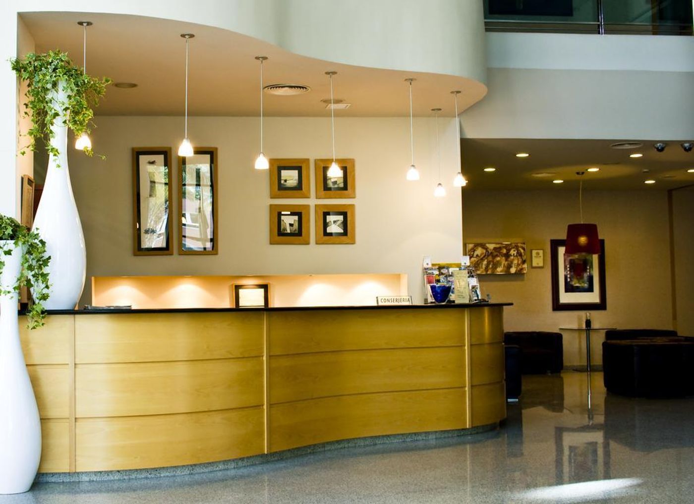 Gran-Hotel-Victoria-Lobby-14