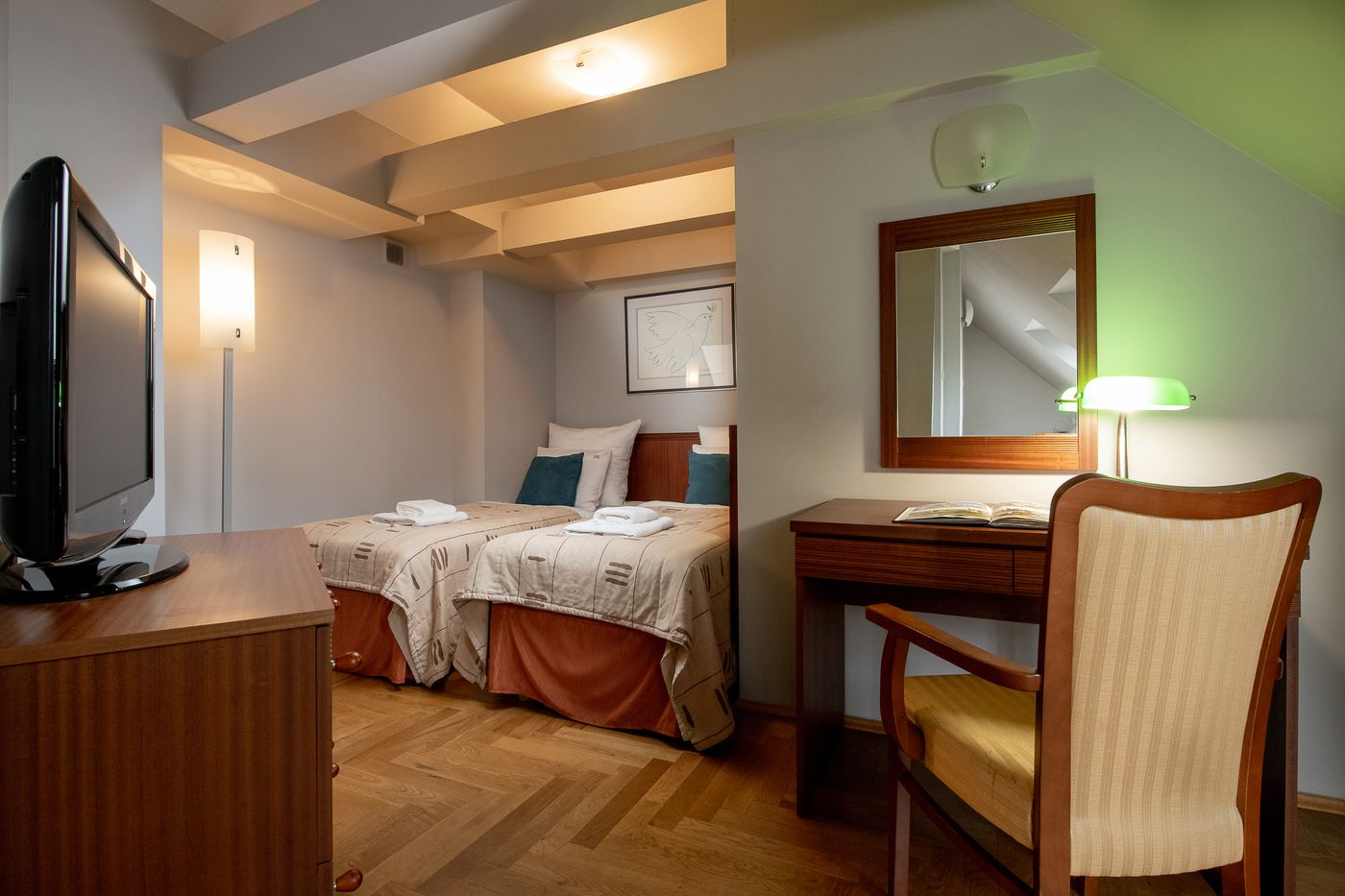 Red-Brick-Apartments-Room-13