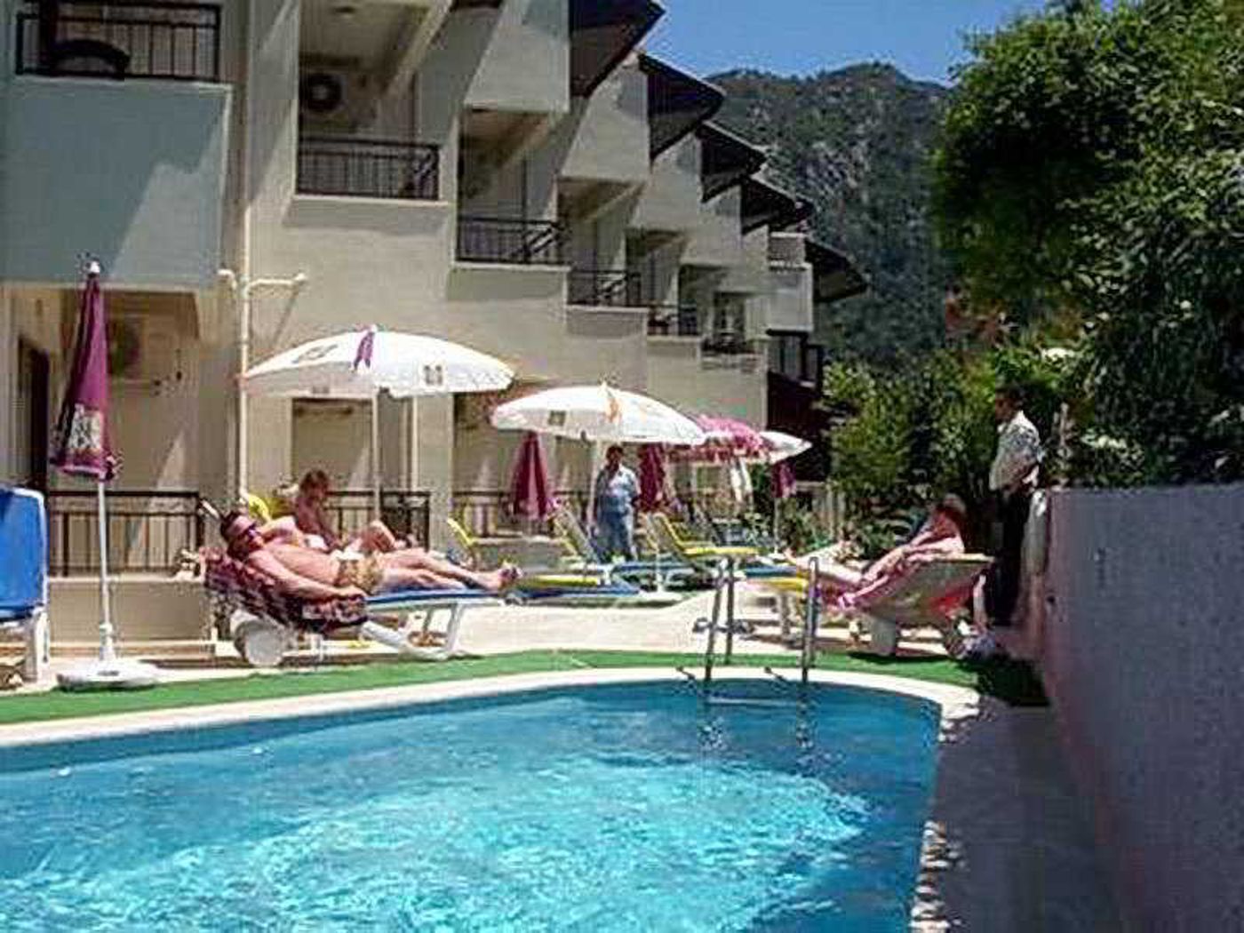 Bonjour-Boutique-Hotel-Pool-8