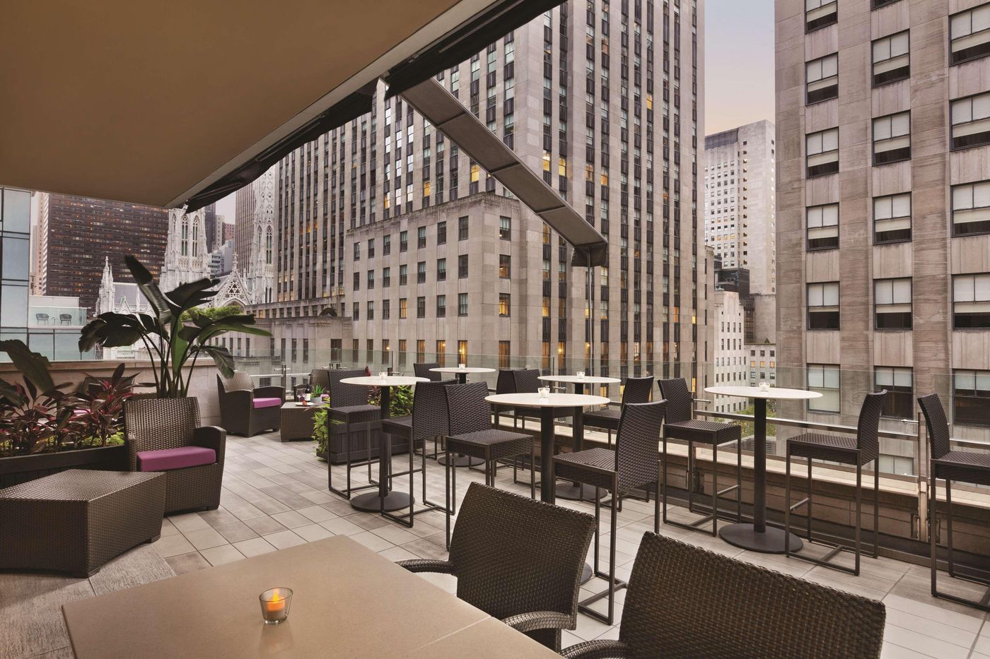 DoubleTree-by-Hilton-New-York-Midtown-Fifth-Avenue-Restaurant-29