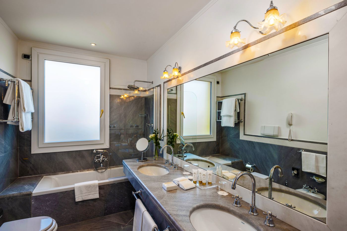 Baglioni-Hotel-Luna-Room-52