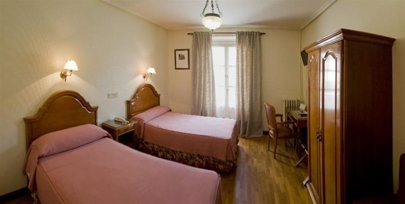 Asturias-Spain-Gijon -Room-6