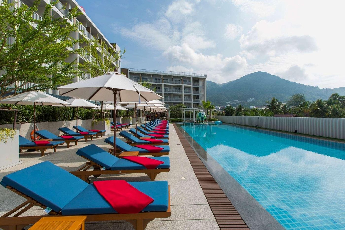 Ramada-By-Wyndham-Phuket-Deevana-Pool-8