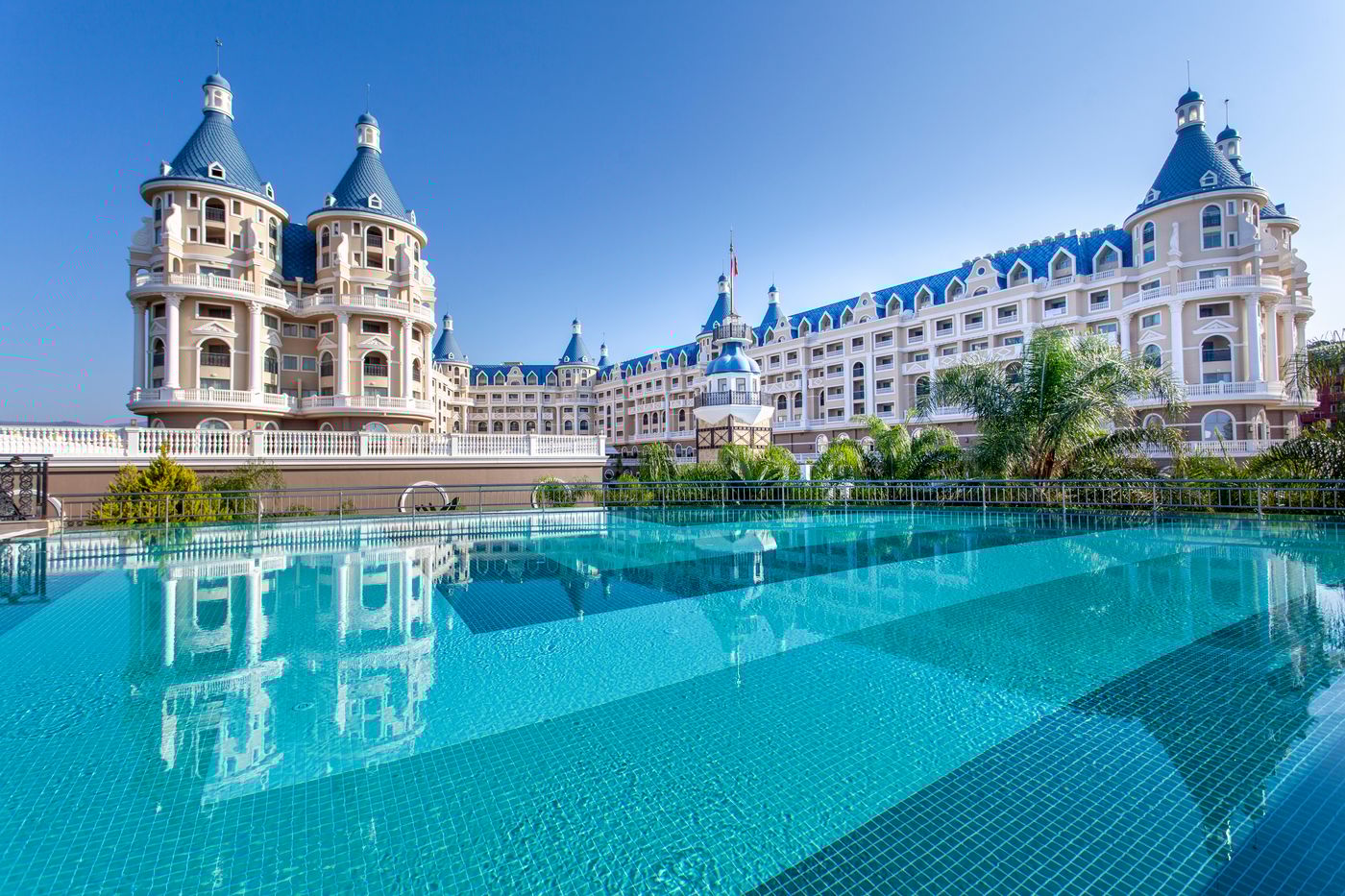 Haydarpasha-Palace-Pool-3