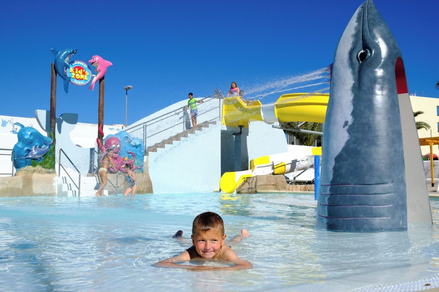 Marvell-Club-Hotel---Apartments-Pool-15