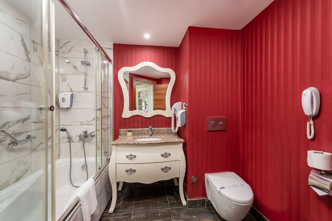 Vikingen-Infinity-Resort---Spa-Room-32