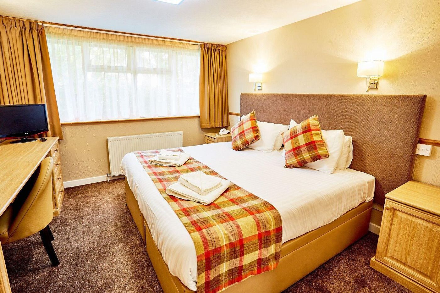 Abbotsford Hotel-United Kingdom-DUMBARTON-Room-10