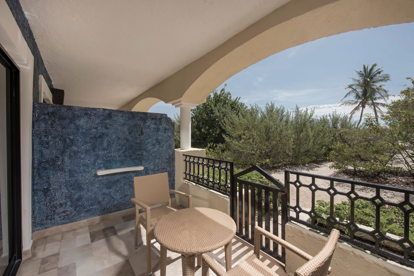 Iberostar-Waves-Paraiso-Beach-Room-77