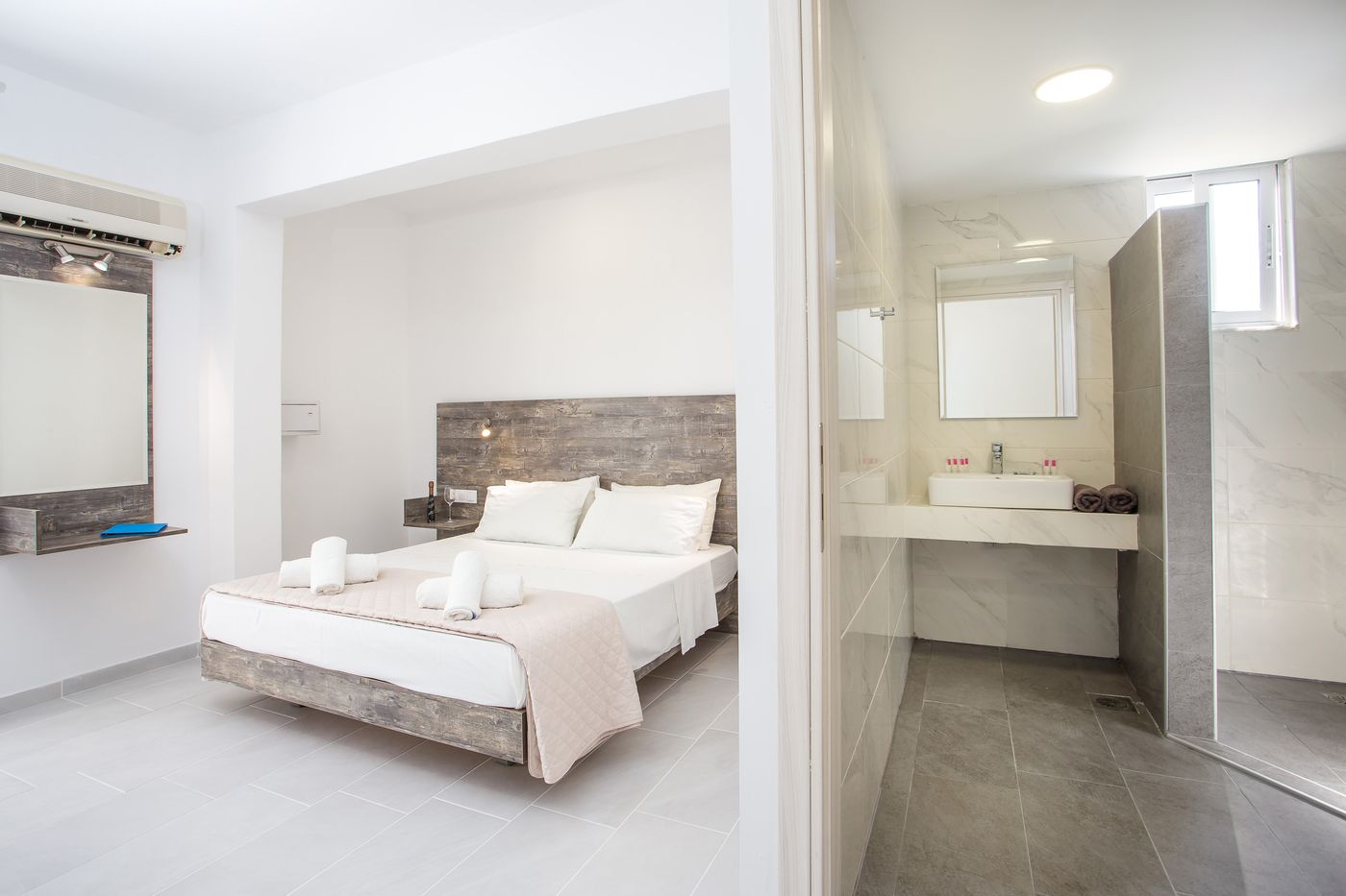 Anika-Studios-Room-6