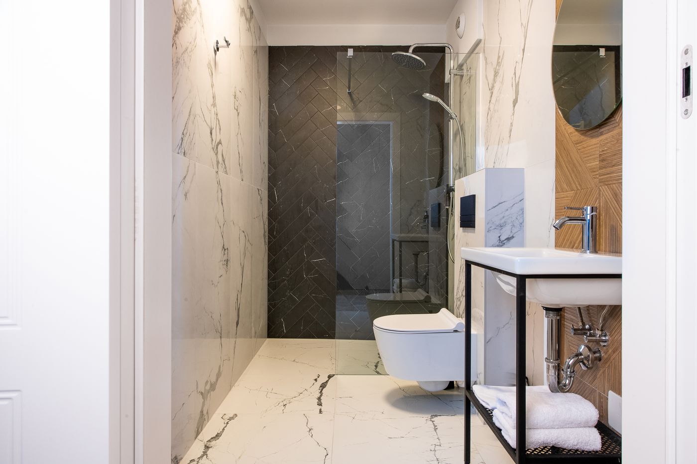 Mr67-Mayera-Rapaporta-Room-36