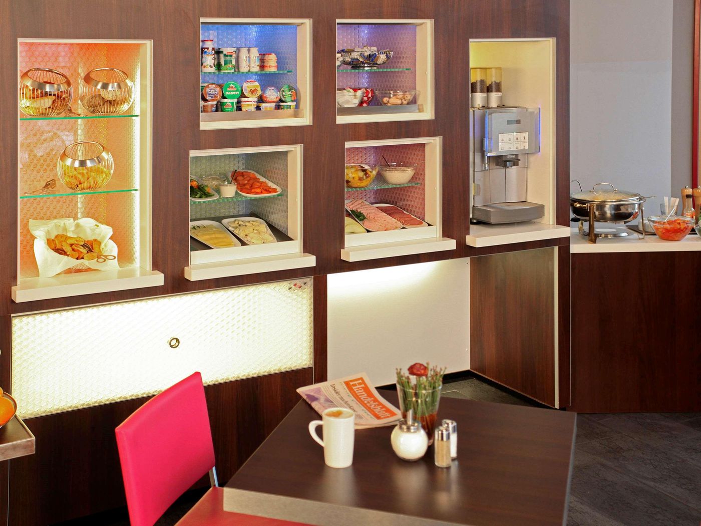 Novotel-Suites-Muenchen-Parkstadt-Schwabing-Bar-42