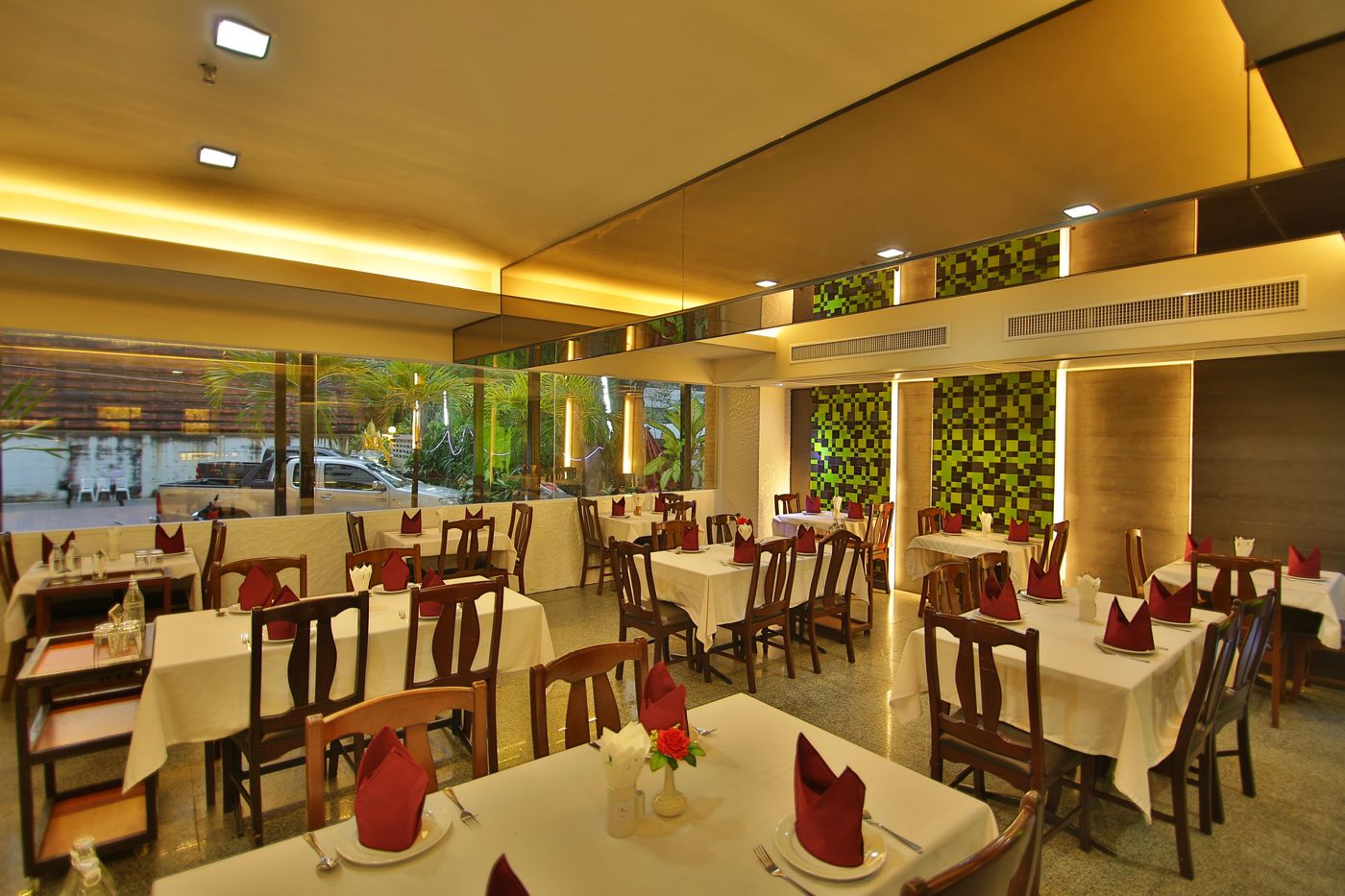 Convenient-Park-Bangkok-Sukhumvit-Restaurant-35