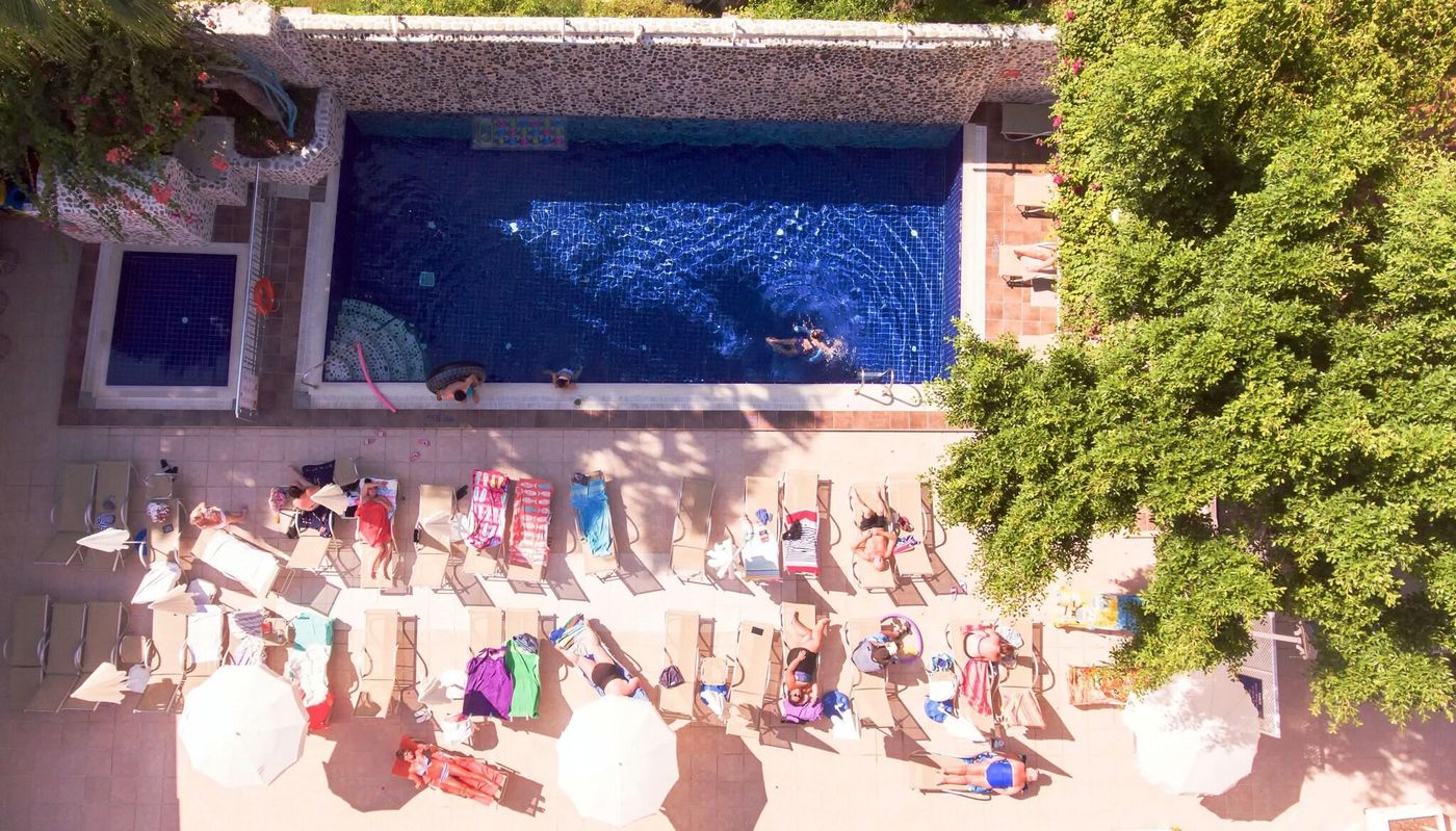 Tonoz-Beach-Hotel-Pool-26