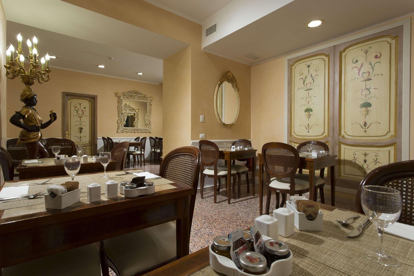 Golden-Tulip-Rome-Piram-Restaurant-41