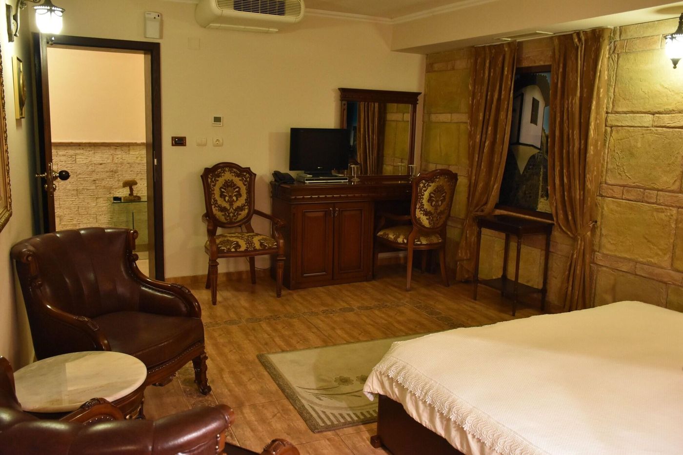 Boris-Palace-Room-29