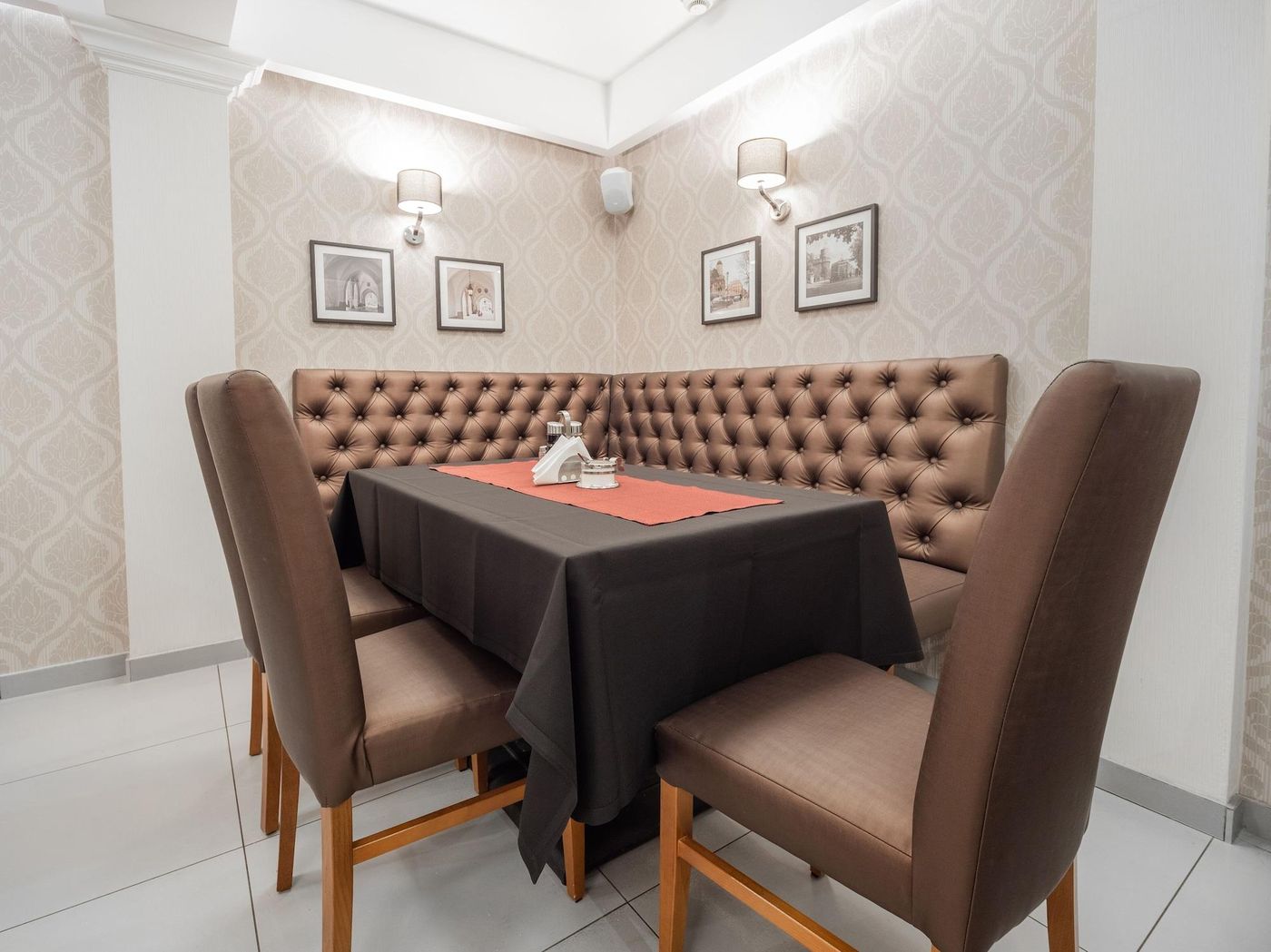 Aparthotel-Miodowa-Restaurant-13