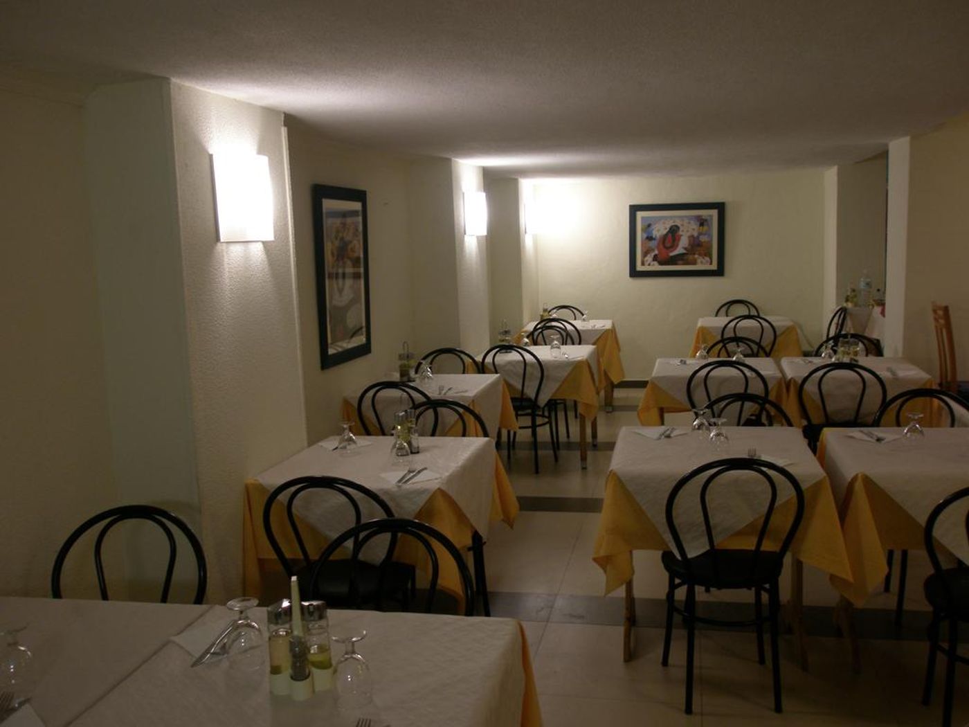 Mayna-Hotel-Restaurant-9
