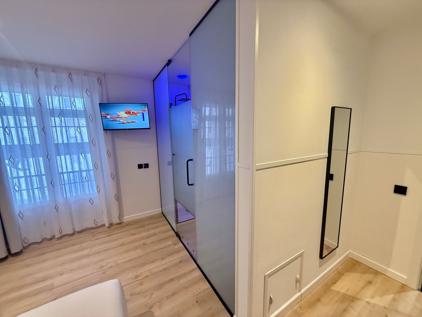 Mucho-Madrid-Room-47