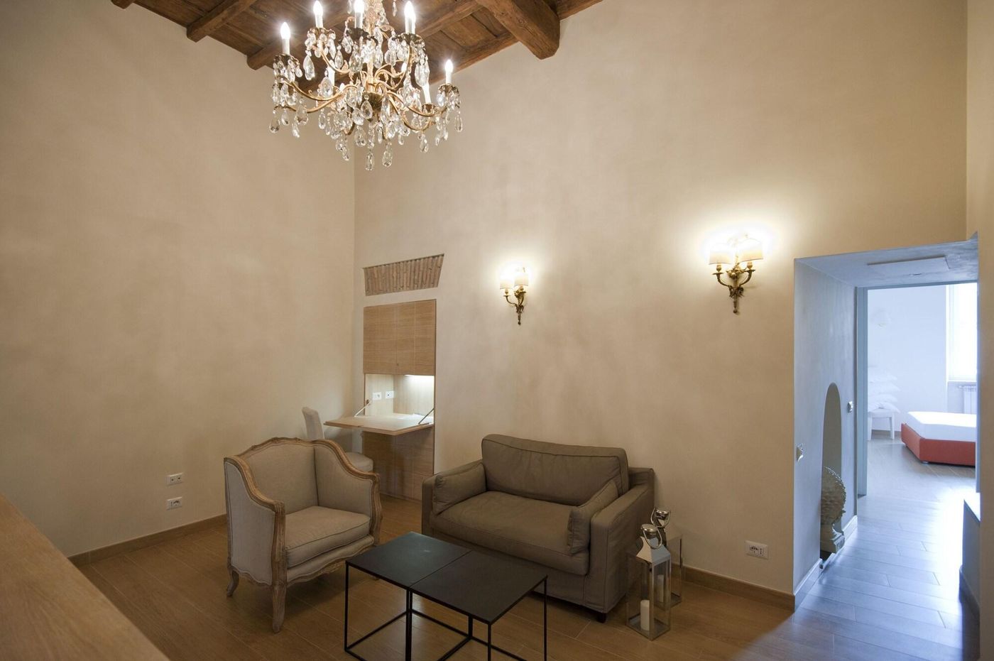 Little-Queen-Suite-Lobby-54