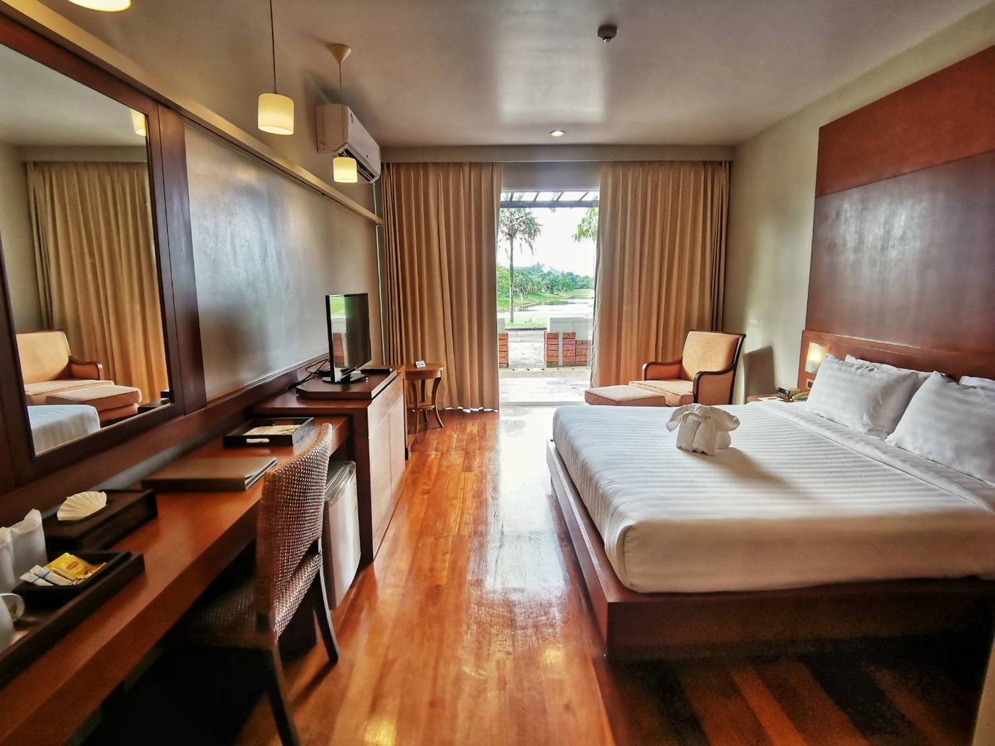 Mission-Hills-Phuket-Golf-Resort---Spa-Room-17