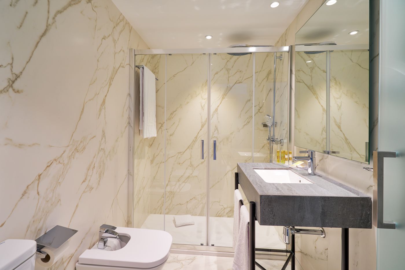 Eurostars-Astoria-Room-26