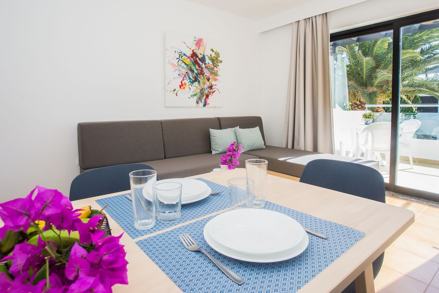 Los-Tulipanes-Room-39