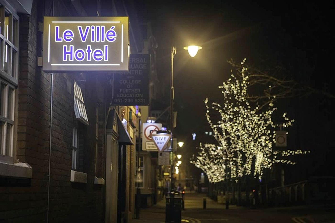 Le Ville Hotel-United Kingdom-Manchester-General view-10