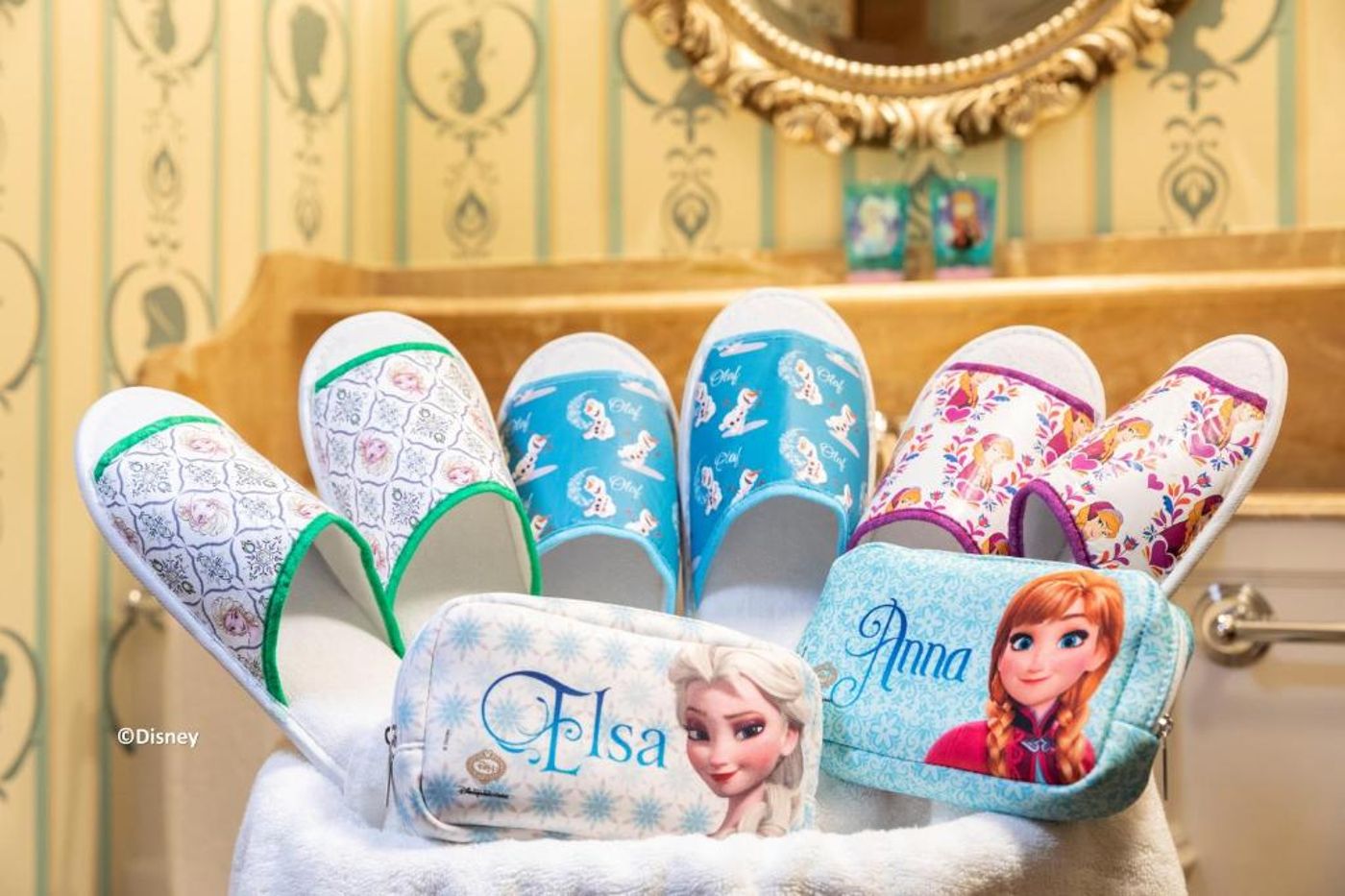 Hong-Kong-Disneyland-Hotel-Room-35