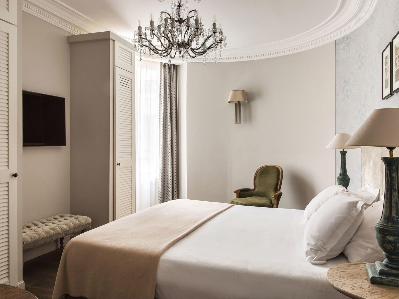 New-Hotel-Roblin-Room-5