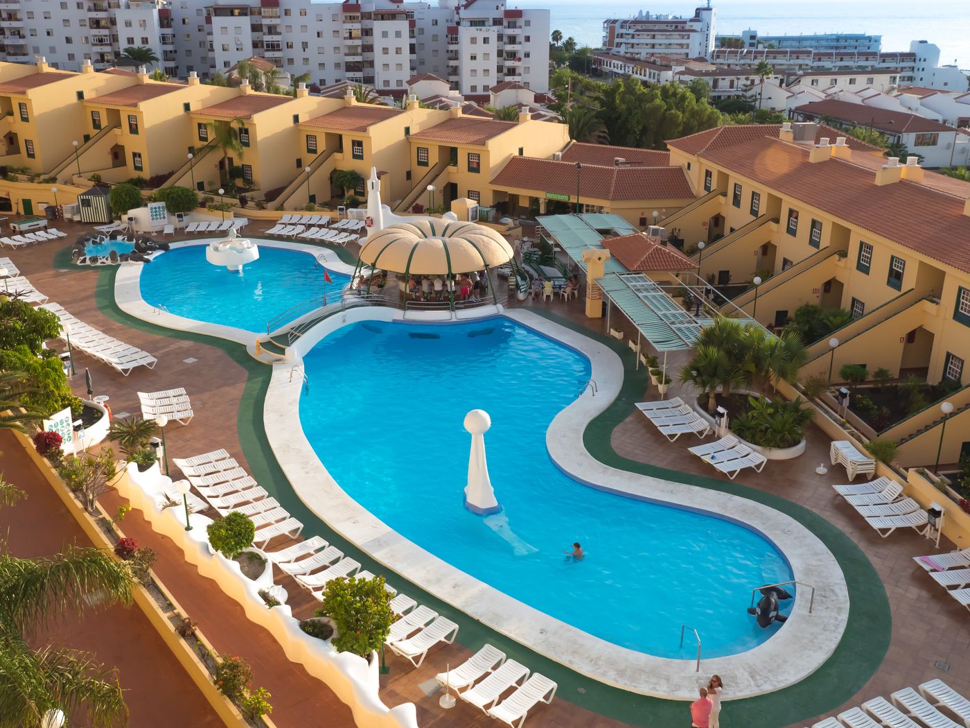 Laguna-Park-I-Pool-4