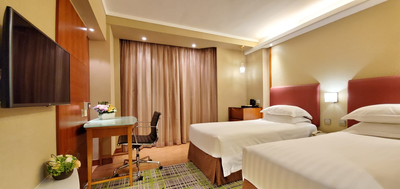 Wharney-Hotel-Room-13