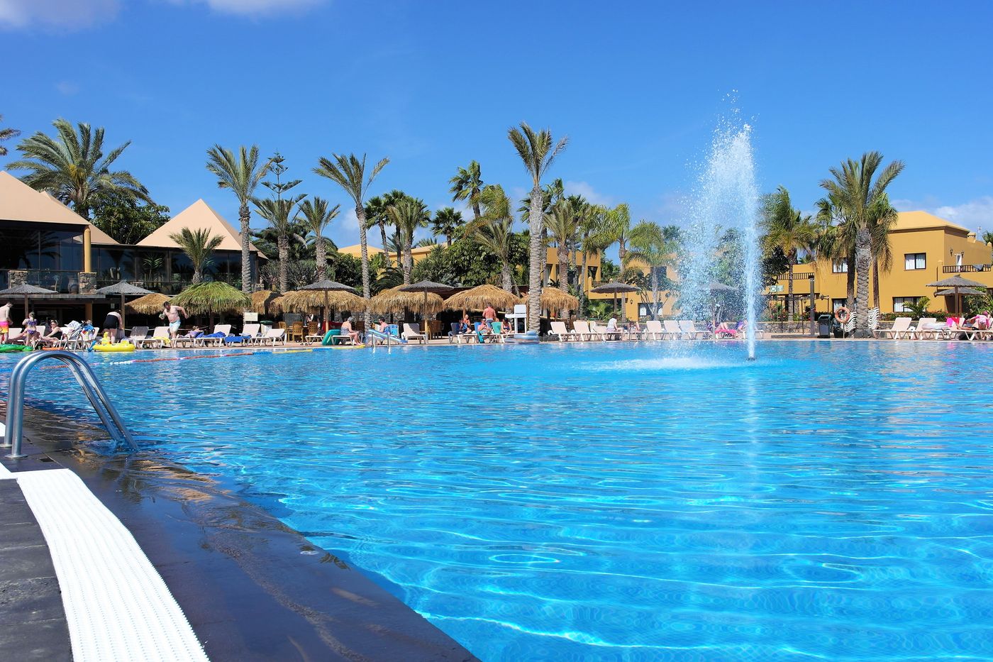 Oasis-Papagayo-Sport---Family-Pool-8
