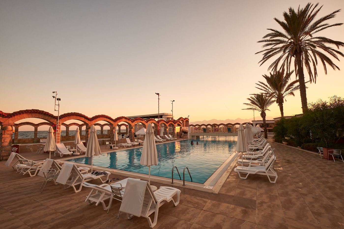 Club-Hotel-Sera-Pool-4