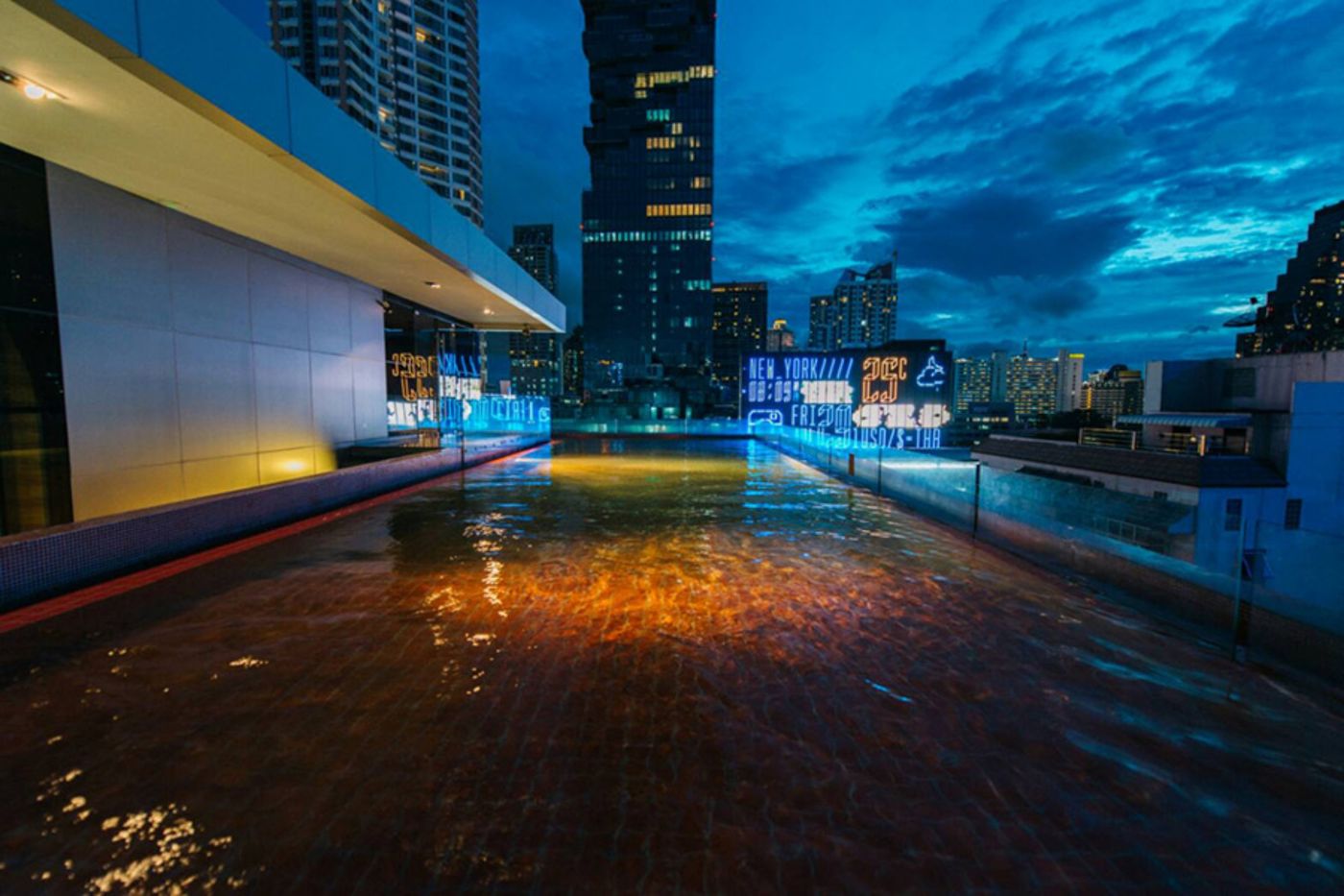 Heritage-Bangkok-Pool-10