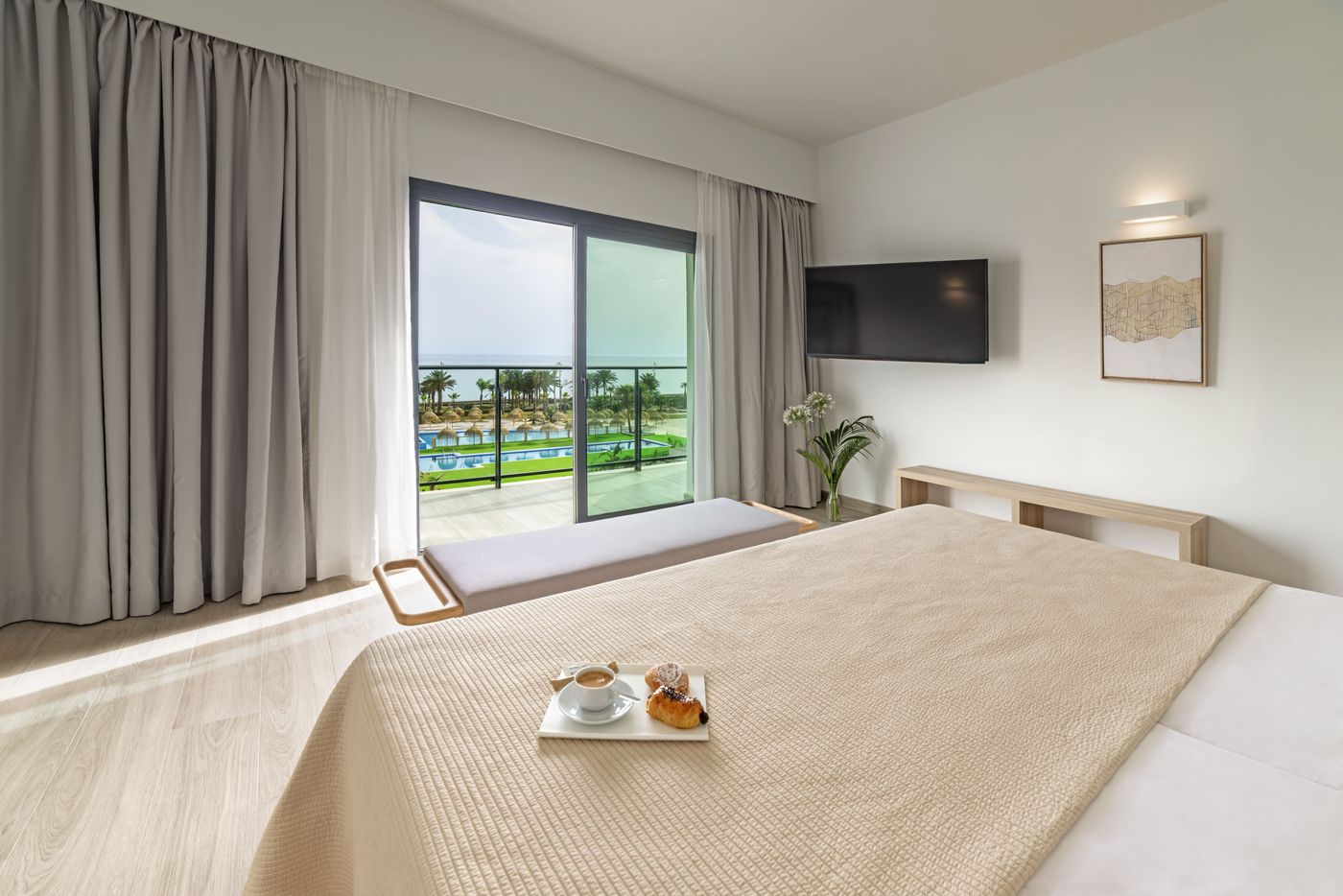 Cabogatamar-Garden-Room-20