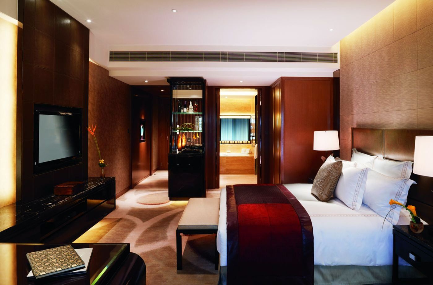 The-Ritz-Carlton--Hong-Kong-Room-52
